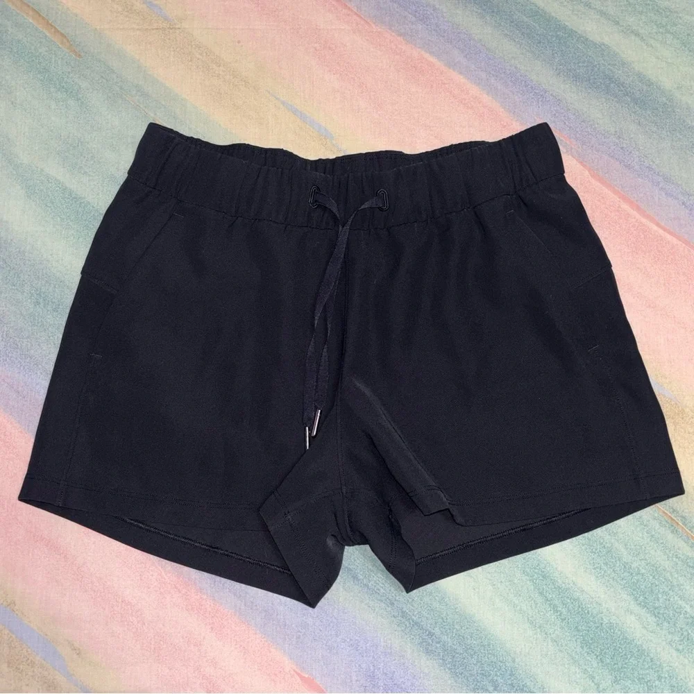 Lululemon On The Fly Short *Woven *2.5